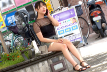 NHDTC-271 電車の中でインナーを抜き取られ透け巨乳を見られる羞恥で抵抗できないシアーシャツ女子 SP ピンク乳首JDを連日シースルー露出で潮吹きドM開発 サンプル画像3